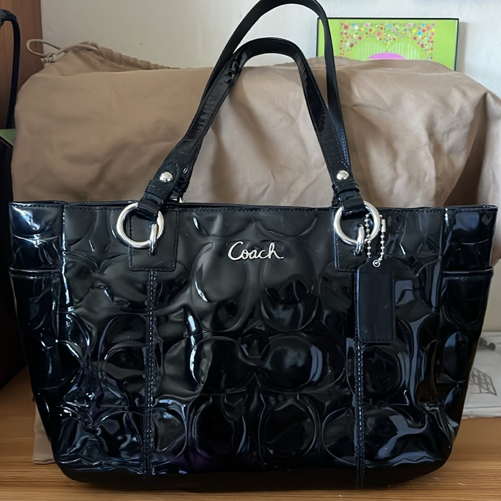 Coach VGUC Gallery Patent Leather embossed tote